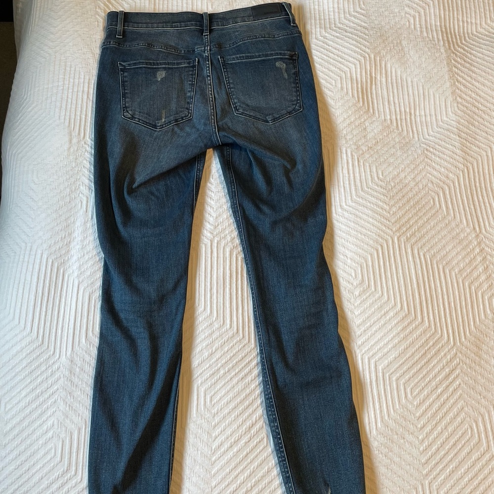 Raw hem high waisted express jeans— ankle length — 8 Long